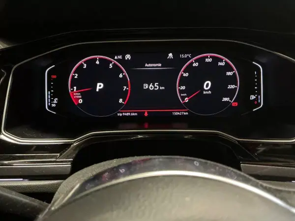 Volkswagen Polo 2019 - 21750 EUR, 150000 km - AUTO.MOTO.pt - 150000km - foto 2 de 12