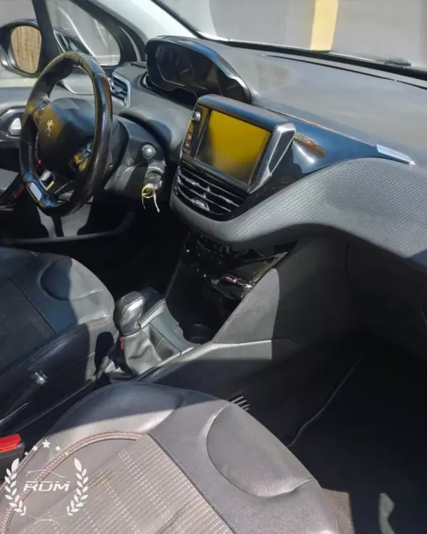 Peugeot 208 2018 - 9250 EUR, 113000 km - 113000km - foto 7 de 9