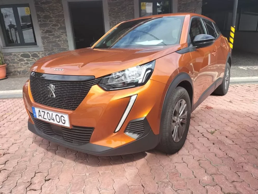 Peugeot 2008 2023 - 21950 EUR, 31200 km - AUTO.MOTO.pt - 31200km - foto 1 de 15