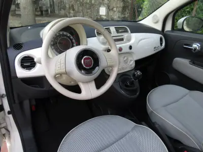 Fiat 500 2010 - 6990 EUR, 185000 km - AUTO.MOTO.pt - 185000km - foto 19 de 37