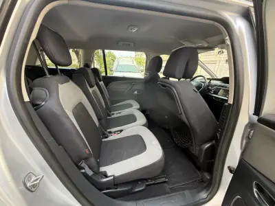 Citroën C4 Grand Picasso 2014 - 8950 EUR, 217000 km - AUTO.MOTO.pt - 217000km - foto 15 de 16