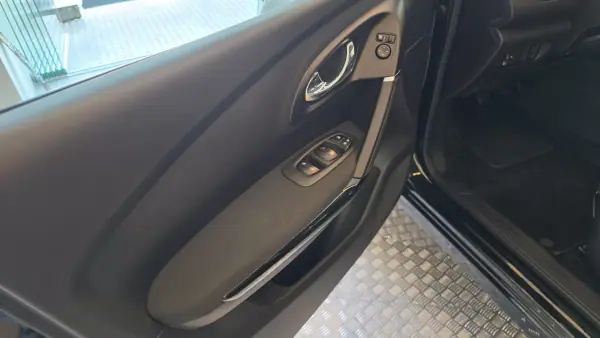 Renault Kadjar 2018 - 15500 EUR, 107700 km - AUTO.MOTO.pt - 107700km - foto 38 de 56