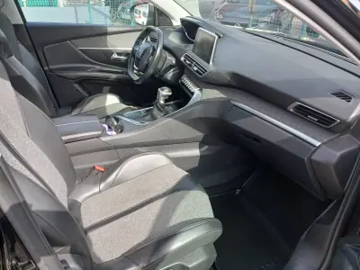 Peugeot 3008 2018 - 13450 EUR, 136692 km - AUTO.MOTO.pt - 136692km - foto 22 de 25