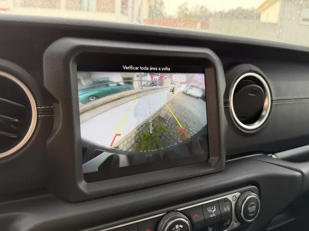 Jeep Wrangler Unlimited 2019 - 70000 EUR, 88541 km - AUTO.MOTO.pt - 88541km - foto 13 de 17