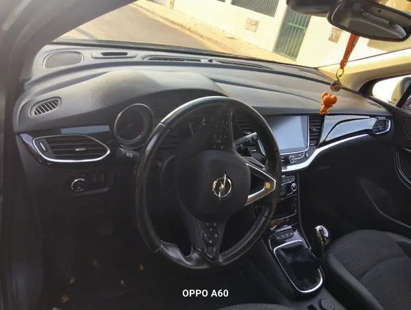 Opel Astra Sports Tourer 2017 - 8000 EUR, 166 km - 166km - foto 9 de 9