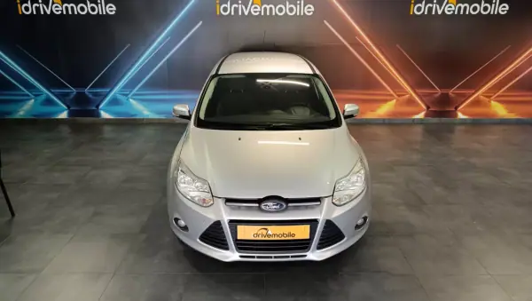 Ford Focus SW 2012 - 7000 EUR, 219147 km - AUTO.MOTO.pt - 219147km - foto 16 de 40
