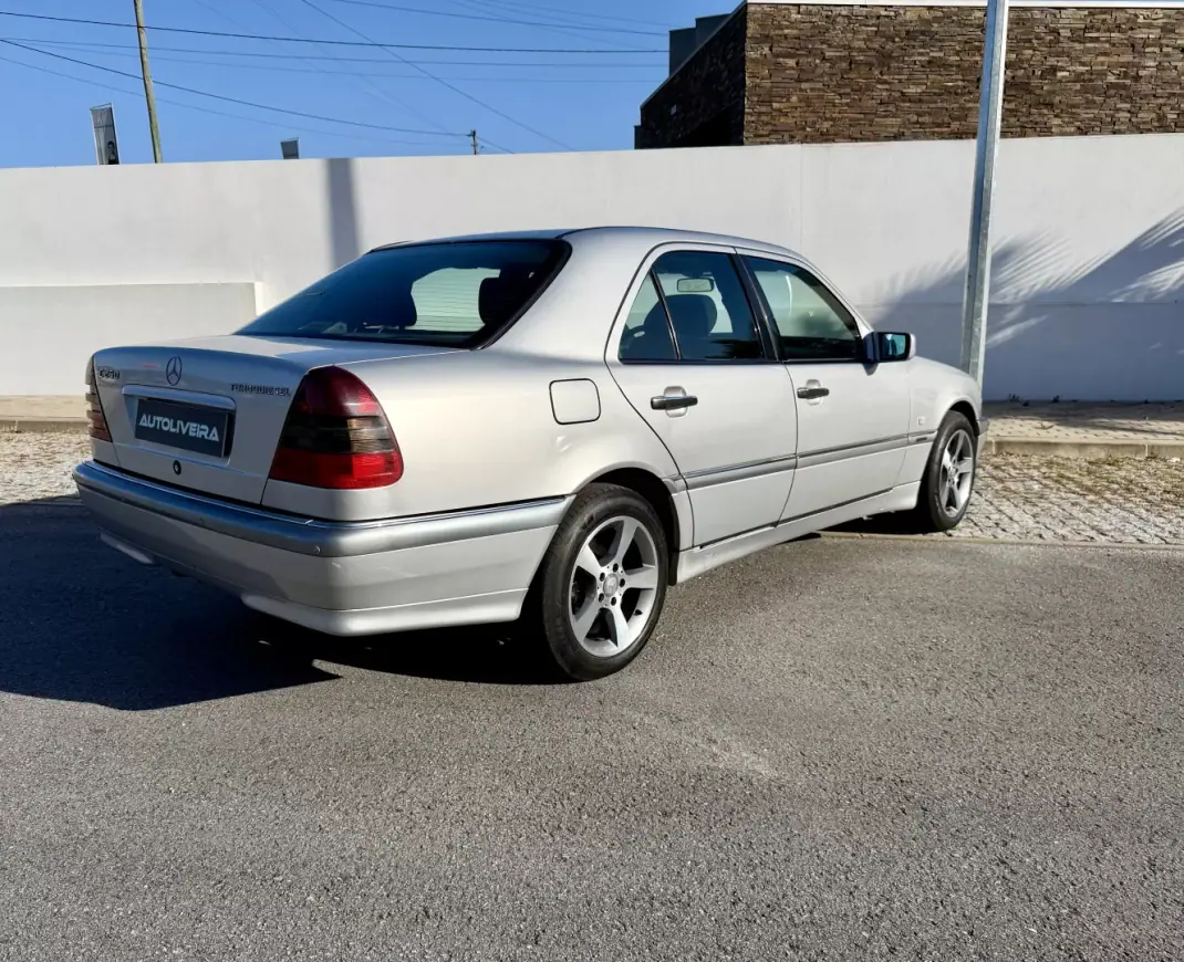 Mercedes-Benz C 250 1998 - 5500 EUR, 295879 km - AUTO.MOTO.pt - 295879km - foto 6 de 15