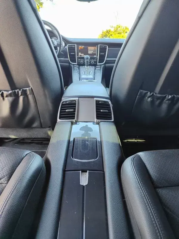 Porsche Panamera 2012 - 32250 EUR, 206000 km - AUTO.MOTO.pt - 206000km - foto 40 de 40