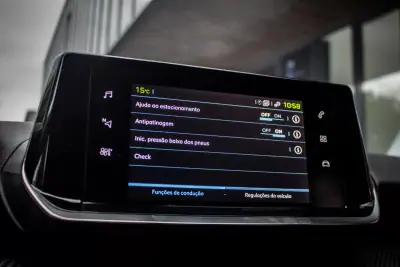 Peugeot e-2008 2021 - 20850 EUR, 60050 km - AUTO.MOTO.pt - 60050km - foto 43 de 44