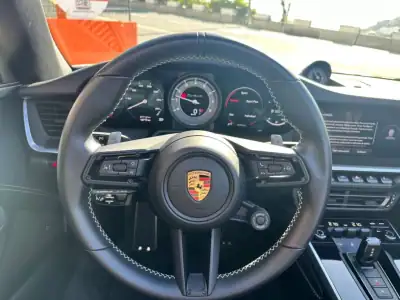 Porsche 992 2021 - 315000 EUR, 14800 km - AUTO.MOTO.pt - 14800km - foto 11 de 17