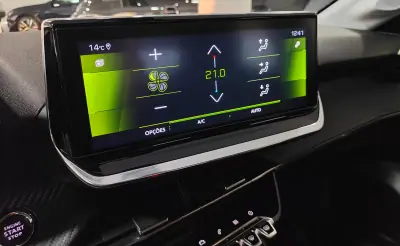 Peugeot 208 2019 - 14500 EUR, 90000 km - AUTO.MOTO.pt - 90000km - foto 50 de 60