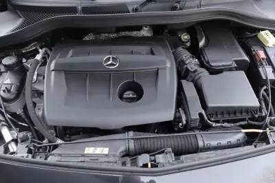Mercedes-Benz MB180 2017 - 17450 EUR, 158282 km - AUTO.MOTO.pt - 158282km - foto 11 de 18