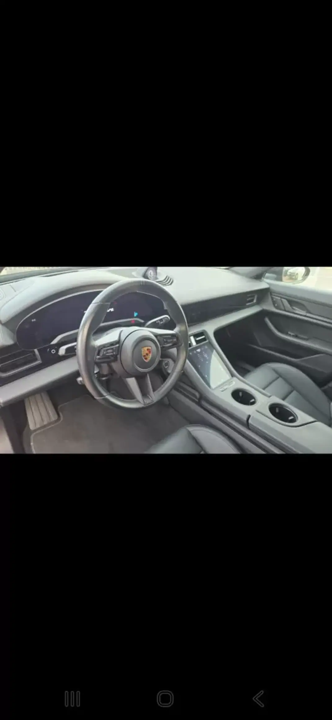 Porsche Taycan Sport Turismo 2023 - 69900 EUR, 98000 km - AUTO.MOTO.pt - 98000km - foto 3 de 5