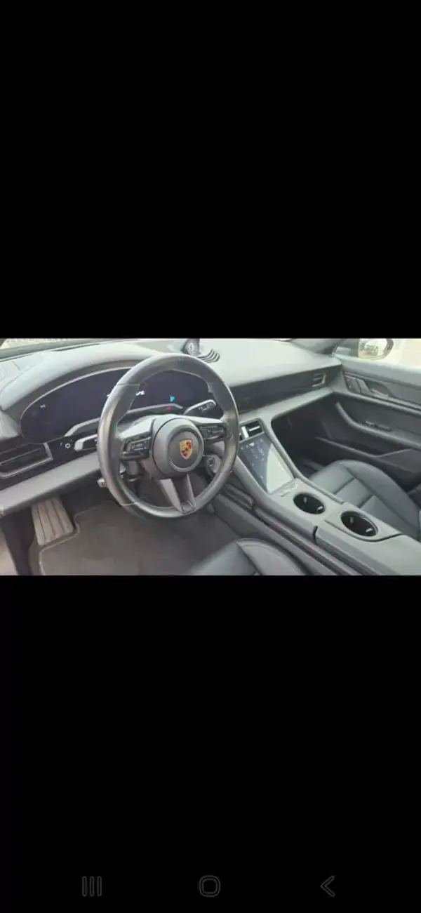 Porsche Taycan Sport Turismo 2023 - 69900 EUR, 98000 km - AUTO.MOTO.pt - 98000km - foto 3 de 5