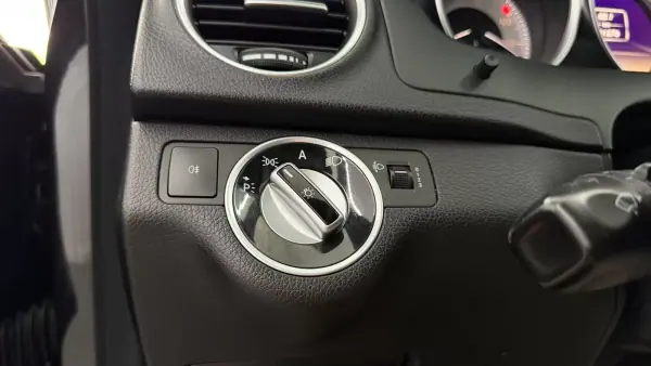 Mercedes-Benz C 220 2011 - 14990 EUR, 161276 km - AUTO.MOTO.pt - 161276km - foto 23 de 26