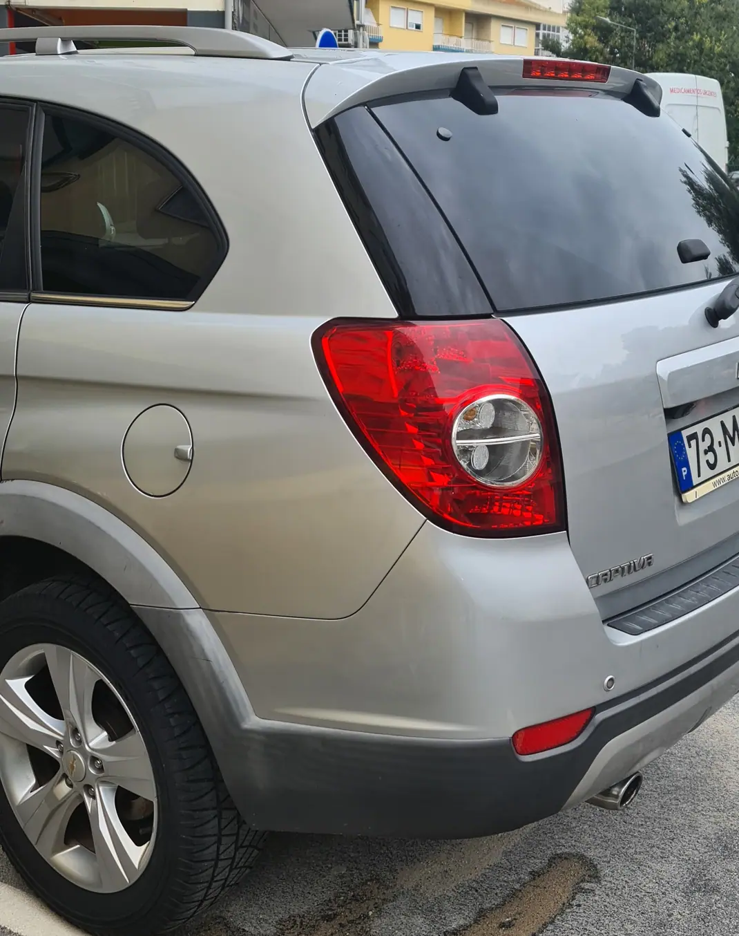 Chevrolet Captiva 2012 - 8800 EUR, 250000 km - AUTO.MOTO.pt - 250000km - foto 3 de 4