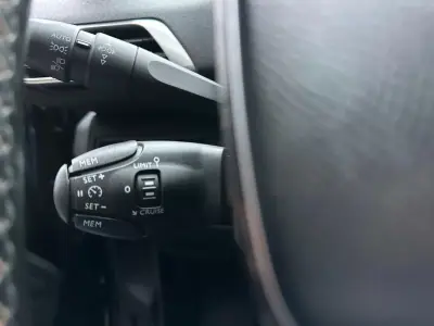 Peugeot 3008 2016 - 13800 EUR, 207000 km - AUTO.MOTO.pt - 207000km - foto 14 de 16