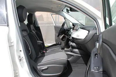 Fiat 500X 2019 - 13900 EUR, 122366 km - AUTO.MOTO.pt - 122366km - foto 14 de 22