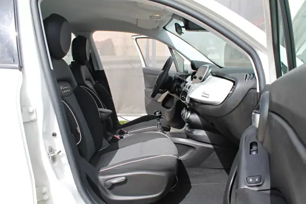 Fiat 500X 2019 - 13900 EUR, 122366 km - AUTO.MOTO.pt - 122366km - foto 14 de 22