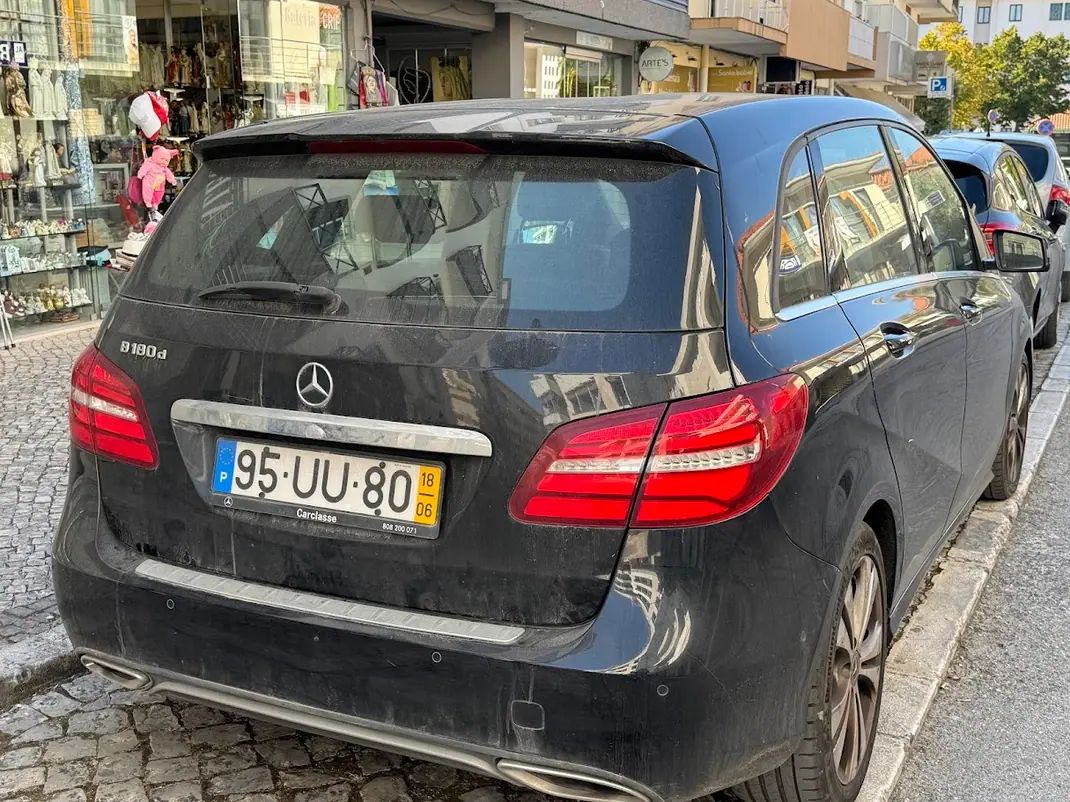Mercedes-Benz B 180 2018 - 14500 EUR, 106000 km - AUTO.MOTO.pt - 106000km - foto 9 de 10