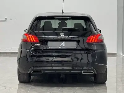 Peugeot 308 2018 - 11890 EUR, 159000 km - AUTO.MOTO.pt - 159000km - foto 12 de 35