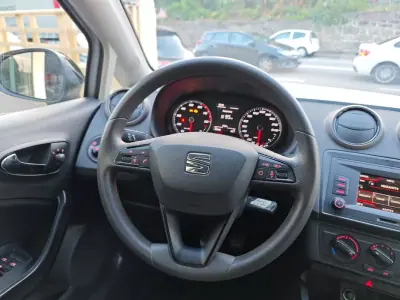 SEAT Ibiza 2016 - 10900 EUR, 80000 km - AUTO.MOTO.pt - 80000km - foto 28 de 29