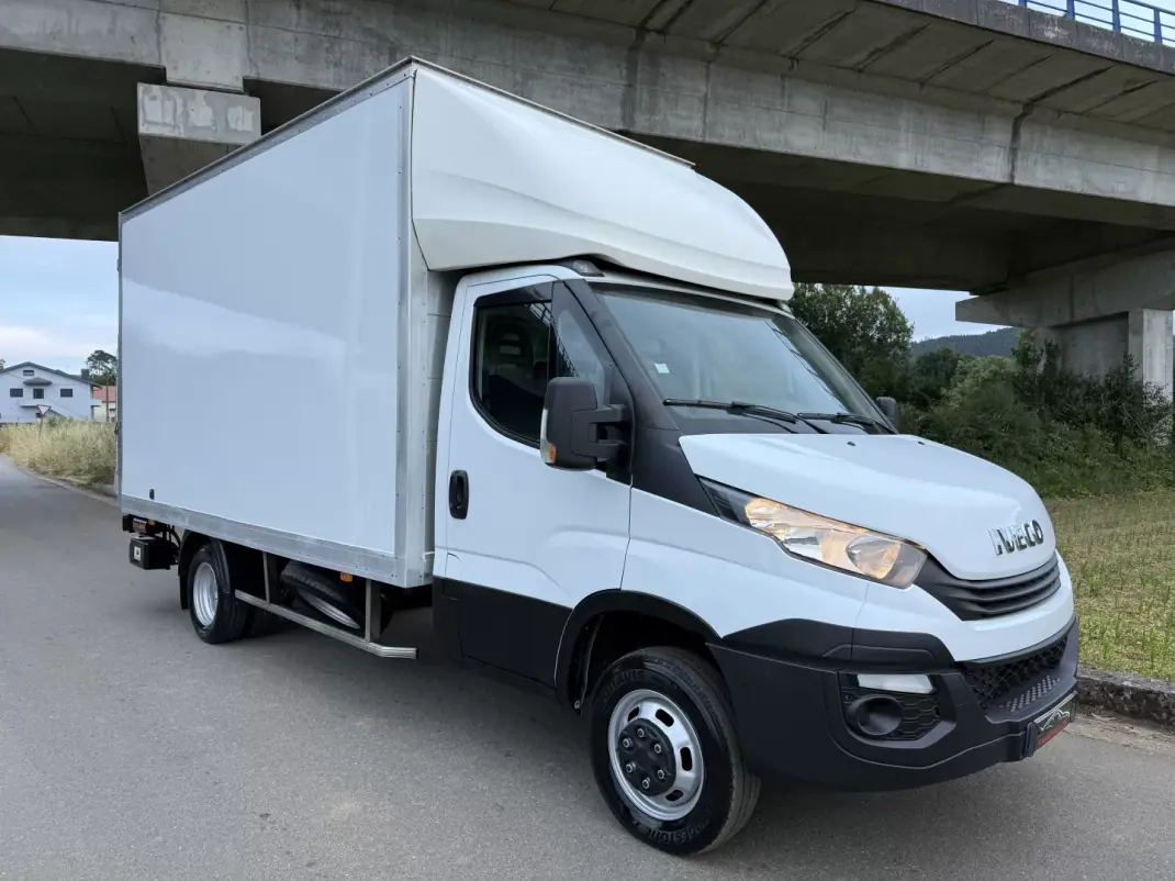 Iveco DAILY 35-140 CONTENTOR E PLATAFORMA 2018 - 29990 EUR, 81000 km - AUTO.MOTO.pt - 81000km - foto 7 de 28