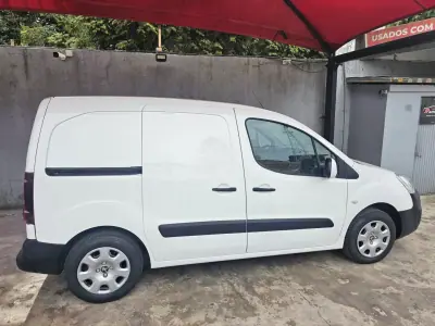 Peugeot Partner 3 lugares Longa 2017 - 8750 EUR, 234000 km - AUTO.MOTO.pt - 234000km - foto 4 de 12
