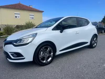 Renault Clio 2018 - 11850 EUR, 60877 km - AUTO.MOTO.pt - 60877km - foto 5 de 25