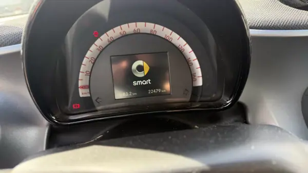 Smart ForFour 2017 - 11490 EUR, 22359 km - AUTO.MOTO.pt - 22359km - foto 37 de 48