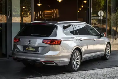 Volkswagen Passat Variant 2020 - 23990 EUR, 19072 km - 19072km - foto 4 de 43