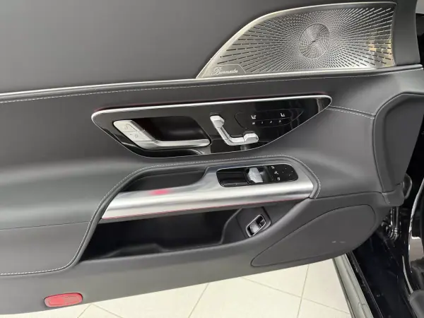 Mercedes-Benz AMG GT 2025 - 140000 EUR, 8886 km - AUTO.MOTO.pt - 8886km - foto 42 de 74