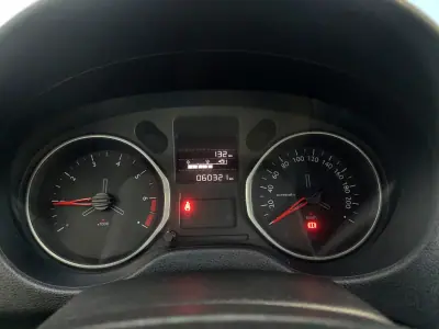 Citroën C-Elysée 2018 - 12500 EUR, 63213 km - AUTO.MOTO.pt - 63213km - foto 19 de 25