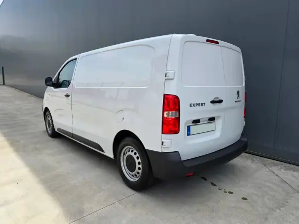 Peugeot Expert L2 1.5 BlueHDI c/ IVA Dedutível 2024 - 21990 EUR, 21500 km - AUTO.MOTO.pt - 21500km - foto 4 de 22