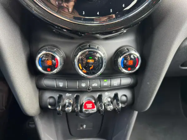 MINI Cooper 2023 - 25750 EUR, 34717 km - AUTO.MOTO.pt - 34717km - foto 18 de 19
