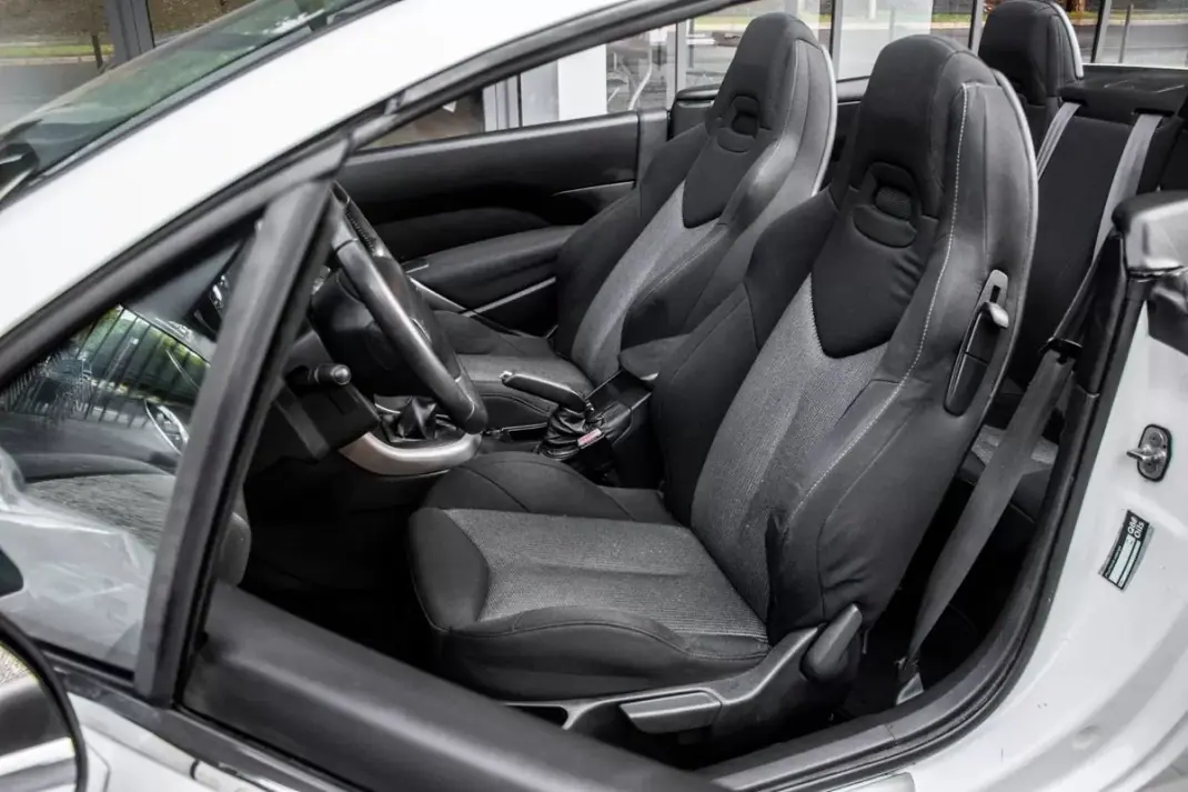 Peugeot 308 CC 2010 - 10450 EUR, 210184 km - AUTO.MOTO.pt - 210184km - foto 25 de 32