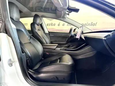 Tesla Model 3 2020 - 20900 EUR, 170759 km - AUTO.MOTO.pt - 170759km - foto 10 de 20