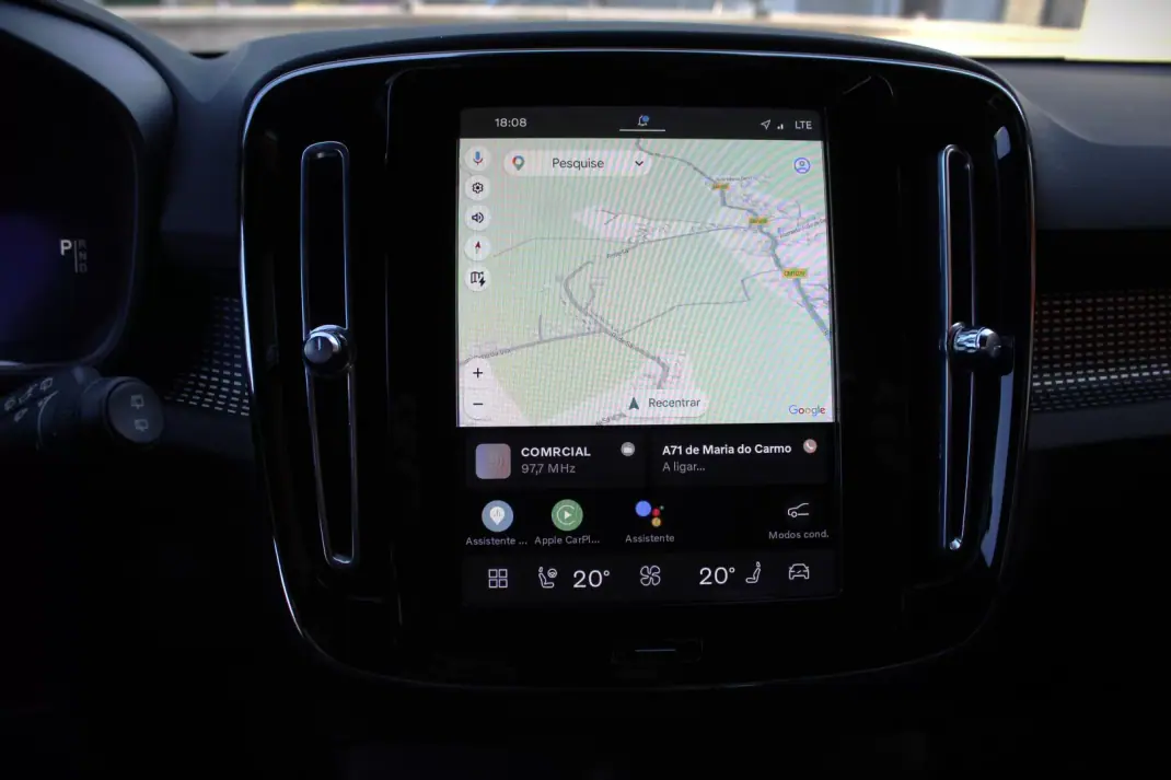 Volvo XC 40 2022 - 26000 EUR, 124000 km - AUTO.MOTO.pt - 124000km - foto 11 de 28