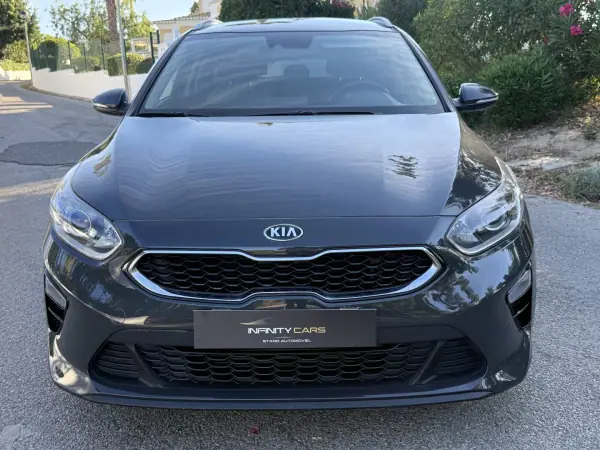 Kia Ceed SW 2018 - 12999 EUR, 120000 km - AUTO.MOTO.pt - 120000km - foto 4 de 17