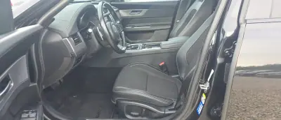 Jaguar XF Sportbrake 2017 - 19750 EUR, 195000 km - AUTO.MOTO.pt - 195000km - foto 8 de 24