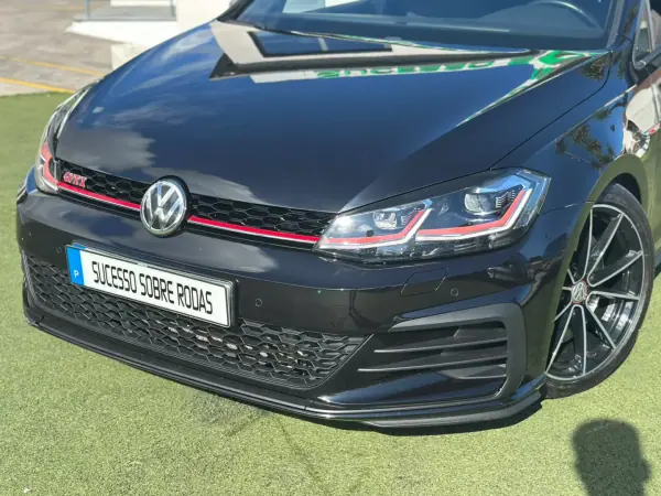 Volkswagen Golf 2019 - 31700 EUR, 98053 km - AUTO.MOTO.pt - 98053km - foto 5 de 20