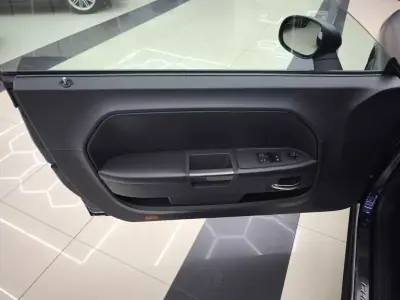 Dodge Challenger 2013 - 53950 EUR, 103962 km - AUTO.MOTO.pt - 103962km - foto 18 de 40