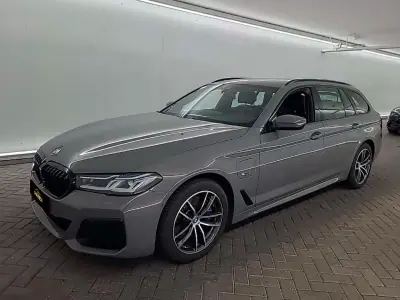 BMW 530e 2022 - 36780 EUR, 96726 km - 96726km - foto 1 de 17