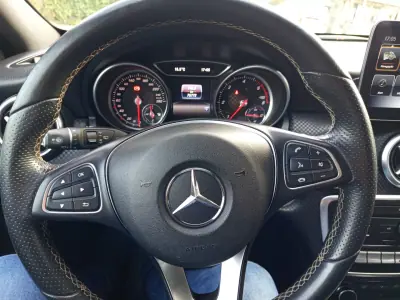 Mercedes-Benz A 180 2018 - 17990 EUR, 75772 km - AUTO.MOTO.pt - 75772km - foto 11 de 12