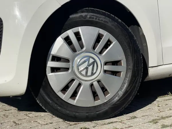 Volkswagen Up! 2014 — foto 3 de 21