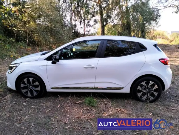 Renault Clio 2023 - 15950 EUR, 55104 km - AUTO.MOTO.pt - 55104km - foto 2 de 31