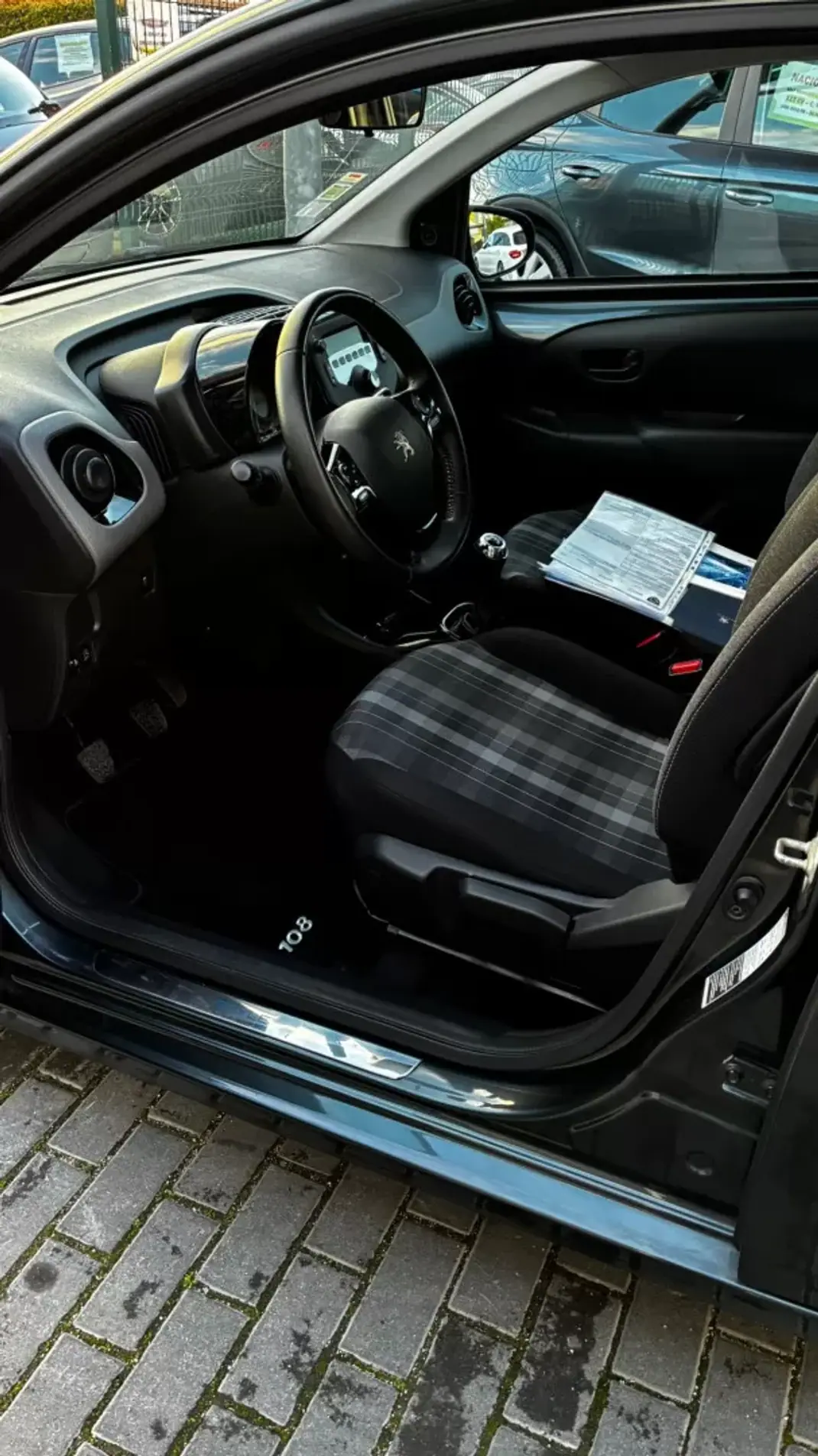 Peugeot 108 2019 - 11750 EUR, 88467 km - AUTO.MOTO.pt - 88467km - foto 6 de 20