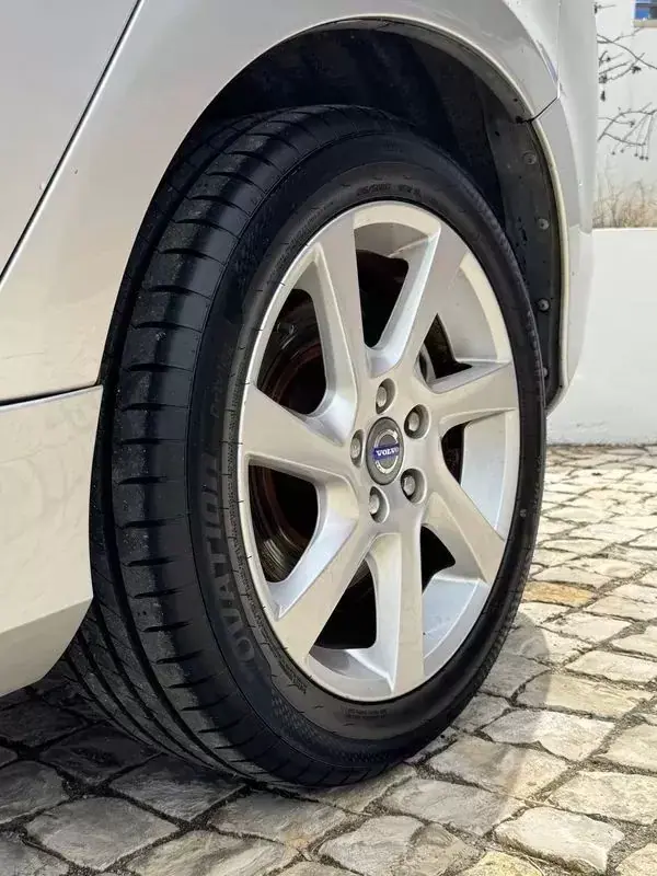 Volvo V60 2014 - 12950 EUR, 130000 km - 130000km - foto 10 de 27