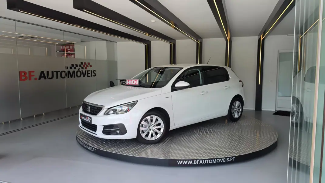Peugeot 308 2021 - 9500 EUR, 224621 km - 224621km - foto 2 de 59