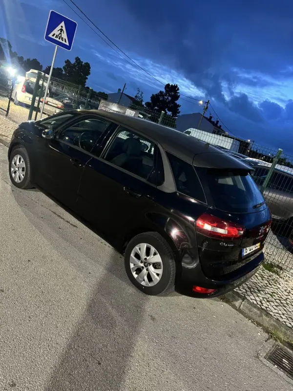 Citroën C4 Picasso 2015 - 8999 EUR, 155000 km - AUTO.MOTO.pt - 155000km - foto 2 de 4